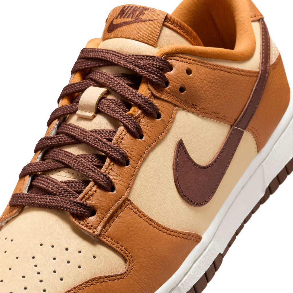 Nike Dunk Low SE HQ7487-700