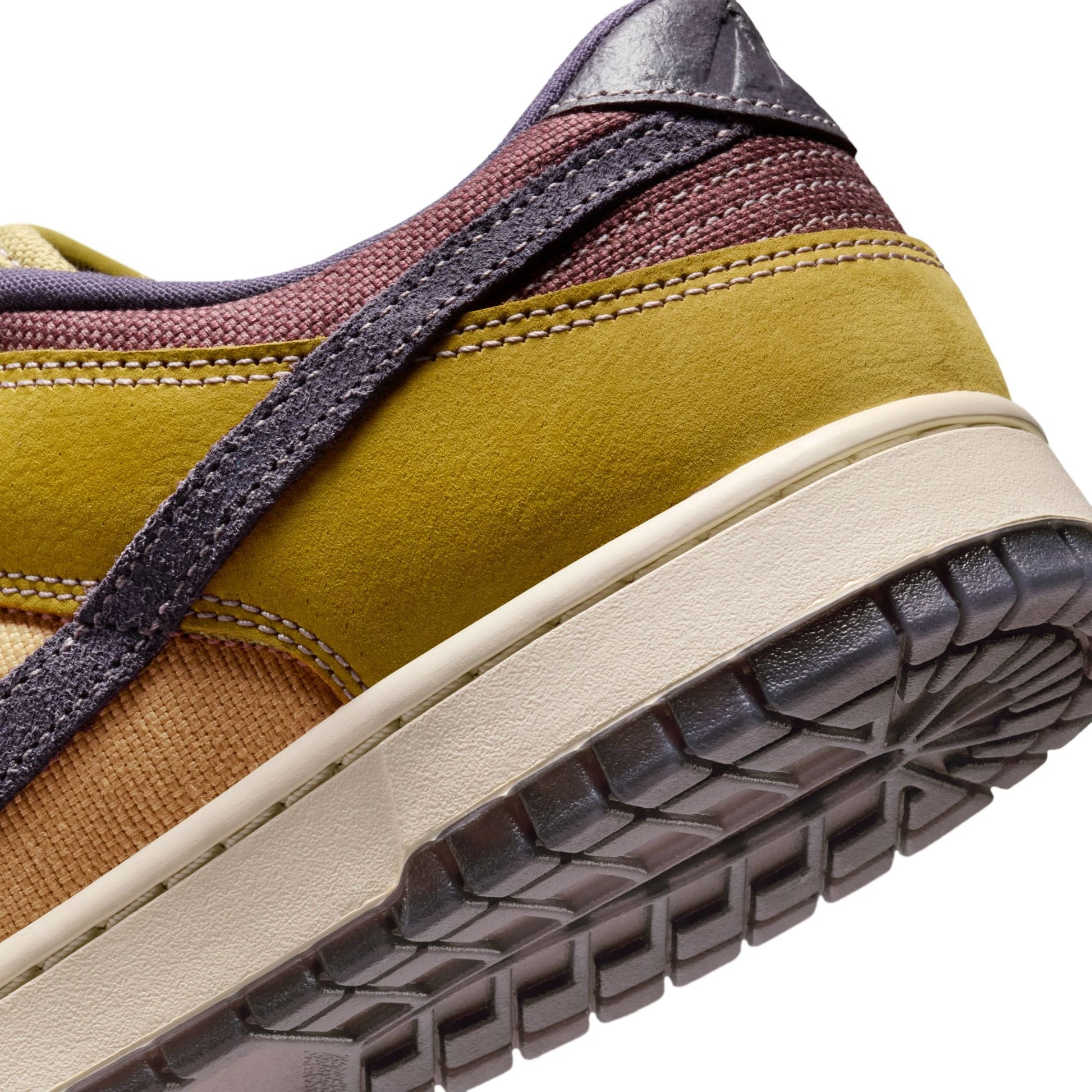 Nike Dunk Low Retro SE IB6752-700